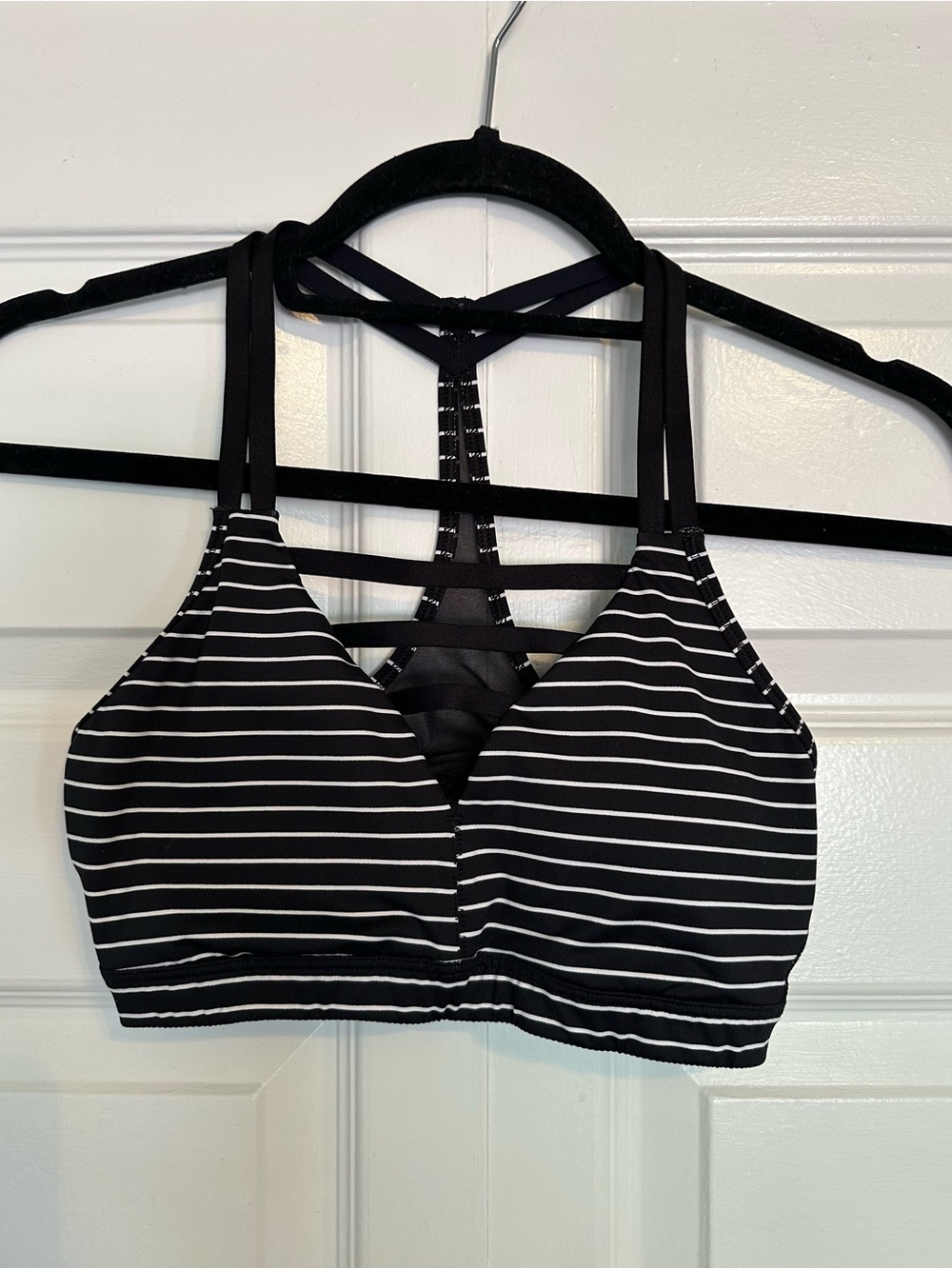 Victoria's Secret Black & White Striped Strappy Sports Bra